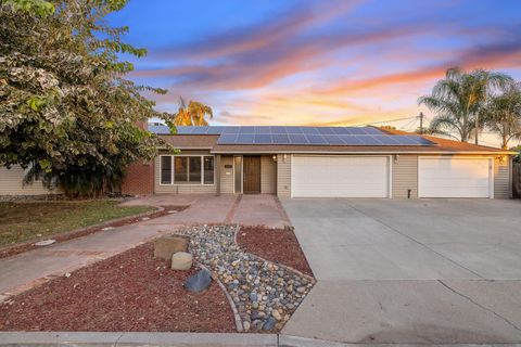 Photo of 1821 Mulberry Drive, Hanford, CA 93230 (MLS # 238138)