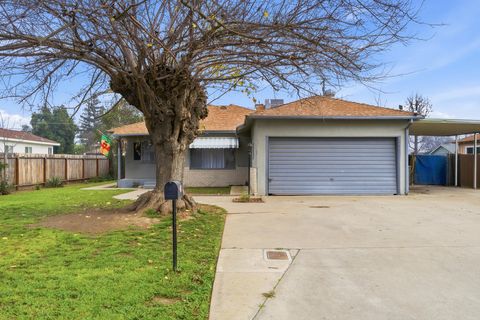 Photo of 2538 S Locust Street, Visalia, CA 93277 (MLS # 239574)