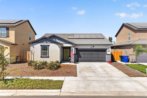 Photo of 1768 W Graham Street, Hanford, CA 93230 (MLS # 243946)