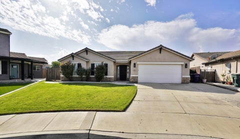 Photo of 2017 W Queens Way, Hanford, CA 93230 (MLS # 244262)