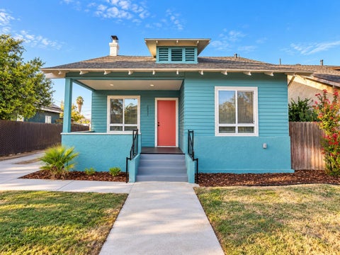 Photo of 2837 E Grant Avenue, Fresno, CA 93701 (MLS # 244515)