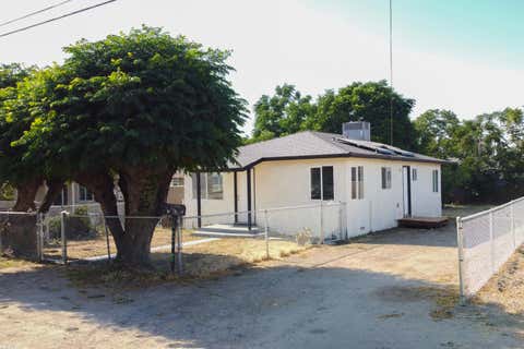Photo of 1378 E Tyler Ave Lane, Porterville, CA 93257 (MLS # 242383)