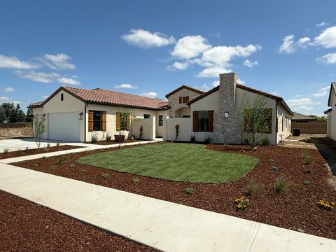 Photo of 2624 N Leila Street, Visalia, CA 93291 (MLS # 241133)