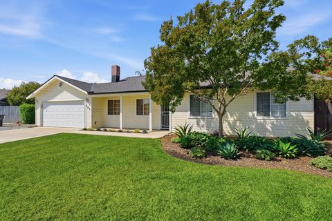 Photo of 505 Kelsey Court, Exeter, CA 93221 (MLS # 241222)