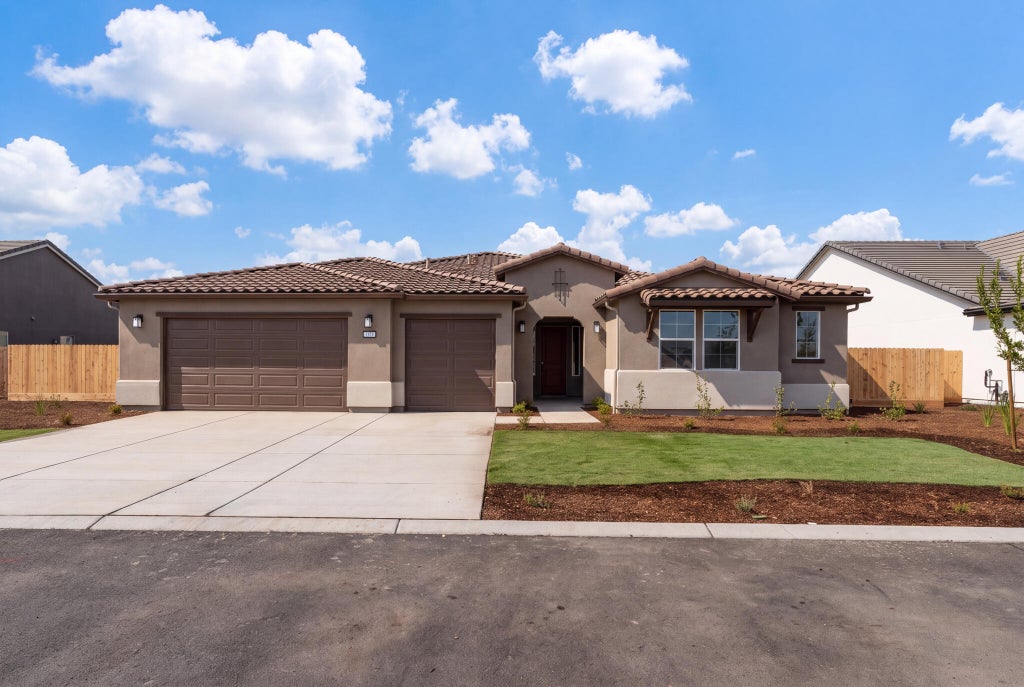 Photo of 6619 W Wood Drive, Visalia, CA 93277 (MLS # 244533)