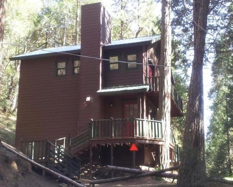 Photo of 57926 Manzanita Trail, Badger, CA 93603 (MLS # 240659)