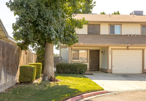 Photo of 2046 E Laura Avenue, Visalia, CA 93292 (MLS # 239863)