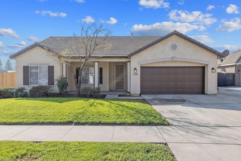 Photo of 1159 Syrah Court, Tulare, CA 93274 (MLS # 240072)