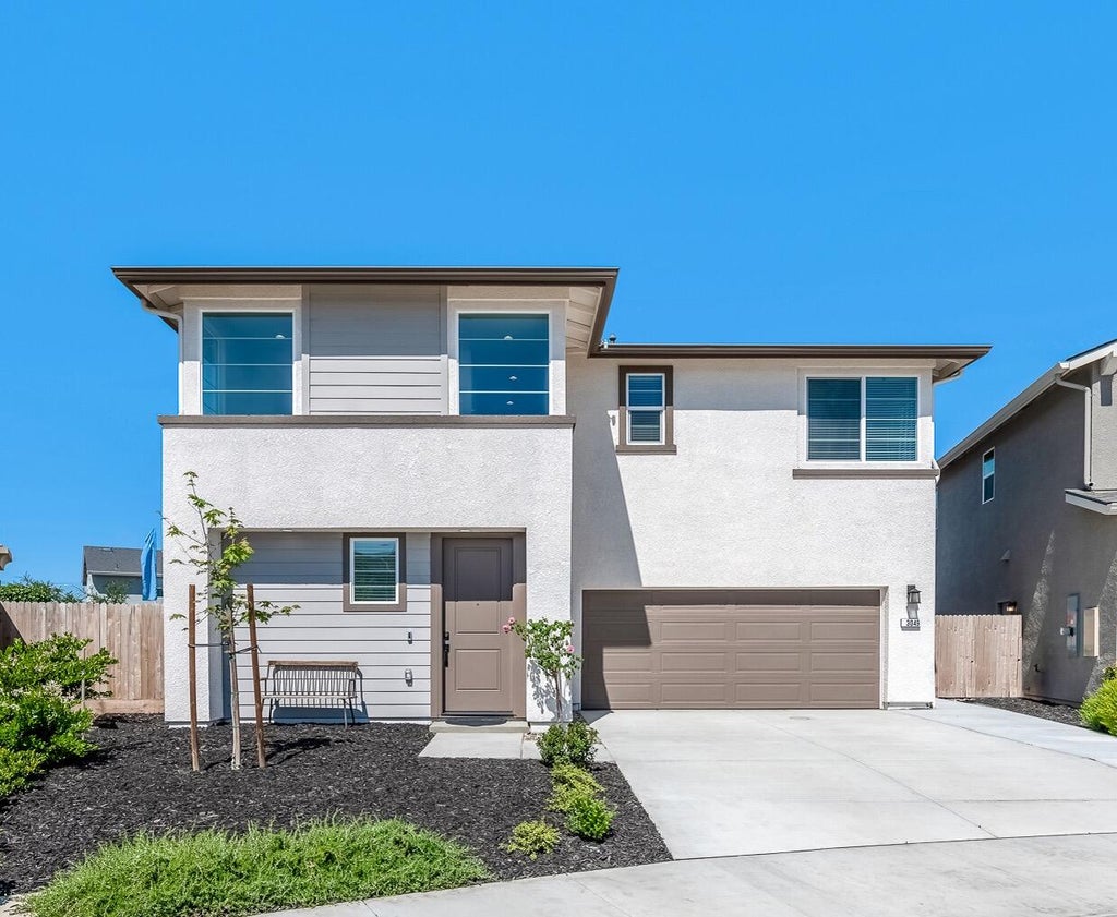 Photo of 3049 N Dudley Street, Visalia, CA 93291 (MLS # 241092)