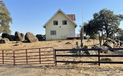 Photo of 46396 Redwing Lane, Yokuts Valley, CA 93675 (MLS # 242408)