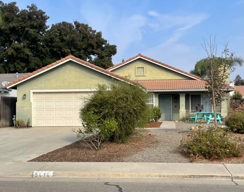 Photo of 5414 W La Vida, Visalia, CA 93277 (MLS # 244912)