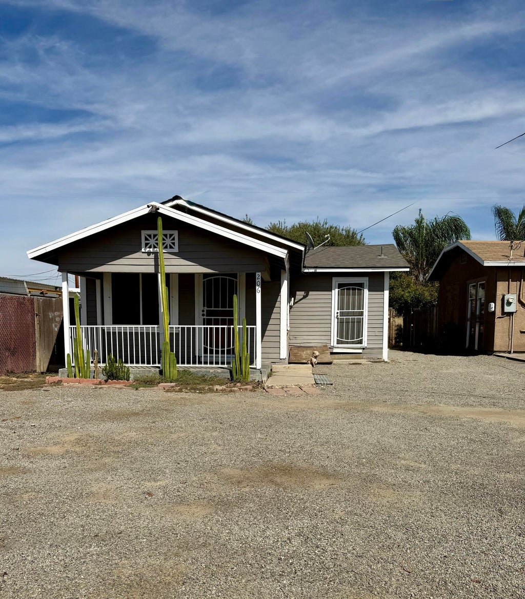 Photo of 206 S Bradley Court, Visalia, CA 93292 (MLS # 243617)