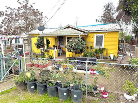 Photo of 2671 W Alpine Avenue, Tulare, CA 93274 (MLS # 239402)