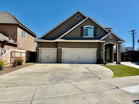 Photo of 2220 N Shady Street, Visalia, CA 93291 (MLS # 240236)