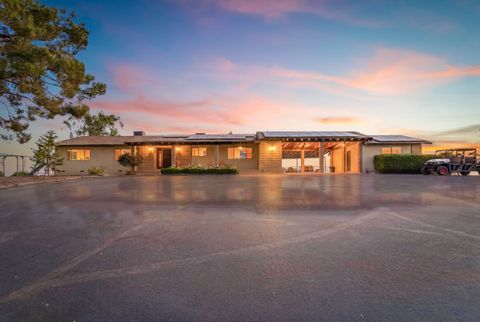 Photo of 4015 Road 256, Ducor, CA 93218 (MLS # 242194)