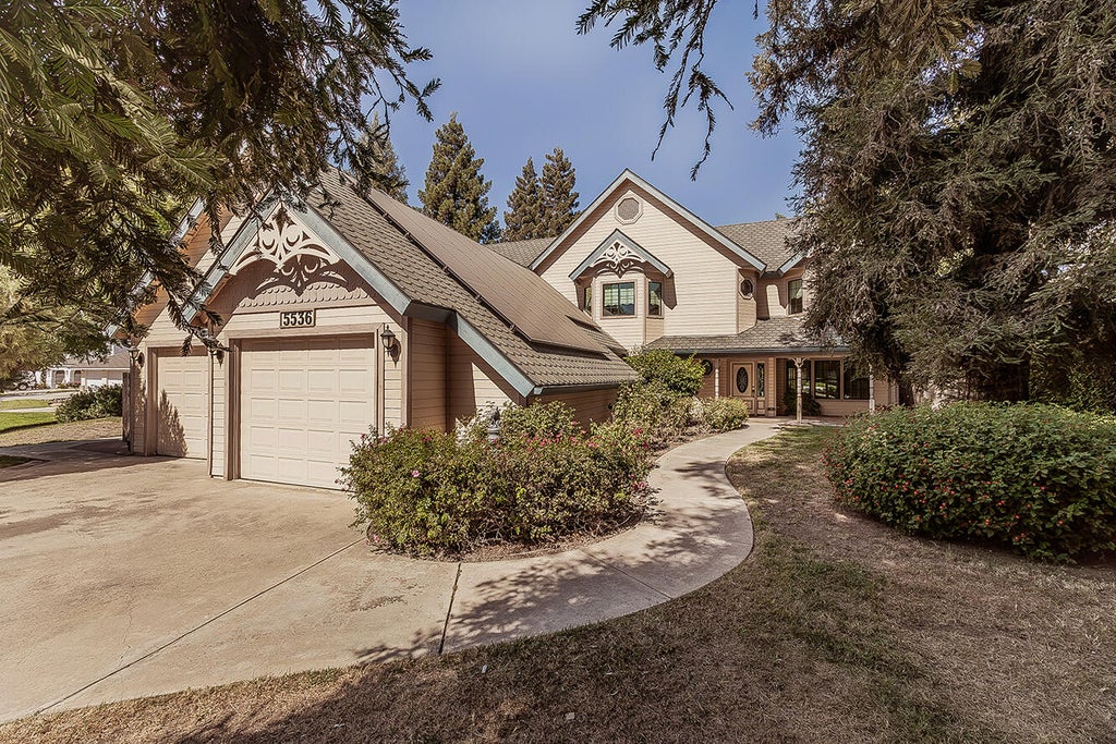 Photo of 5536 W Prospect Drive, Visalia, CA 93291 (MLS # 244453)