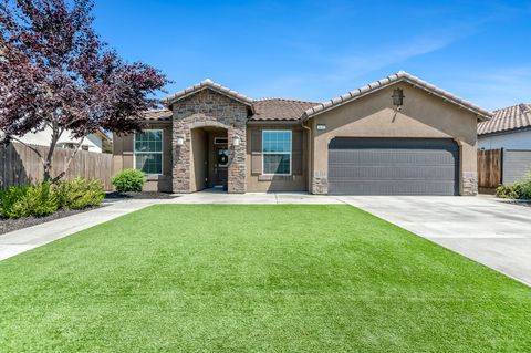 Photo of 3632 E Meadow Court, Visalia, CA 93292 (MLS # 241586)