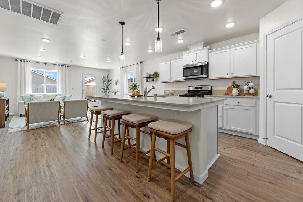 Photo of 30718 Azalea Road, Visalia, CA 93291 (MLS # 241206)