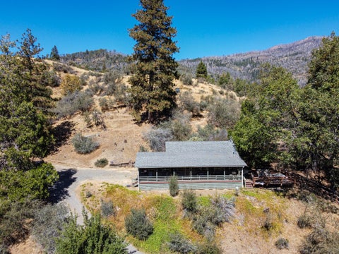 Photo of 427 Sutherland Drive, Springville, CA 93265 (MLS # 244361)