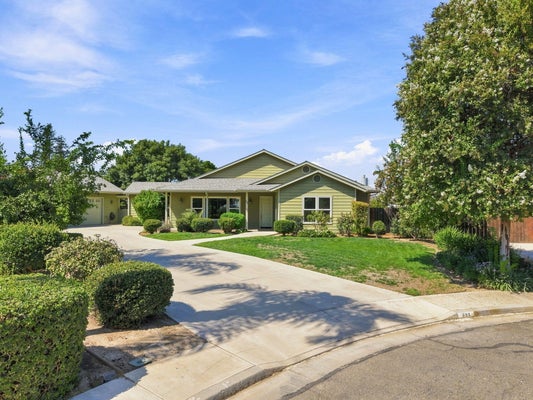 696 ROLLING HILLS CT, EXETER, CA 93221 - Image 515bdf8a4fa3eceaa63b854a2ea35d05/2376999445