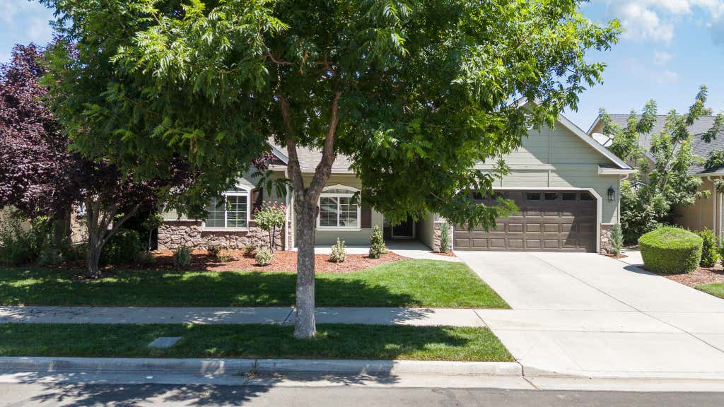 Photo of 3340 W Sady Avenue, Visalia, CA 93291 (MLS # 242603)