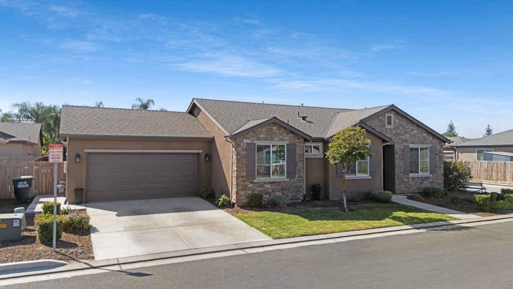 Photo of 3933 W Nellis Avenue, Visalia, CA 93277 (MLS # 244538)