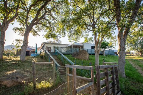 Photo of 35032 George Smith Road, Yokuts Valley, CA 93675 (MLS # 240556)