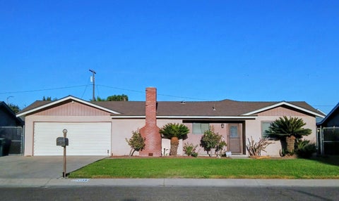 Photo of 1198 S Salome Street, Tulare, CA 93274 (MLS # 243947)