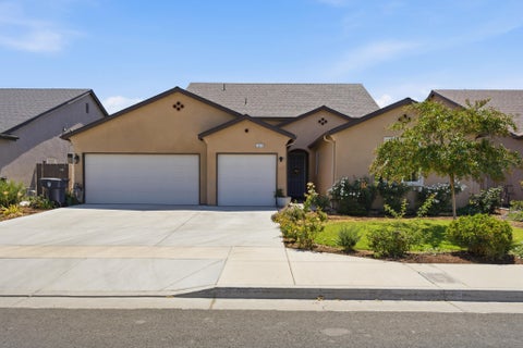 Photo of 1977 Sherbrook Avenue, Tulare, CA 93274 (MLS # 243663)