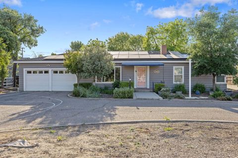 Photo of 8518 12th Avenue, Hanford, CA 93230 (MLS # 240936)