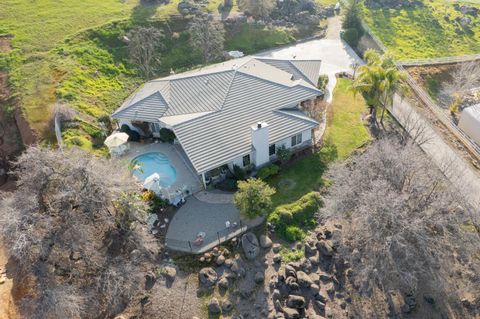 Photo of 16404 Wardlaw, Springville, CA 93265 (MLS # 239886)