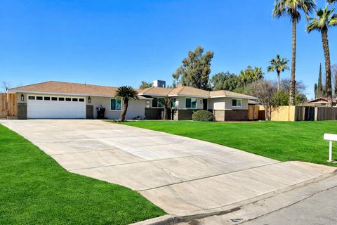 Photo of 7900 Whirlaway Street, Bakersfield, CA 93307 (MLS # 239702)