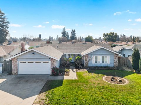 Photo of 3217 W Whitendale Avenue, Visalia, CA 93277 (MLS # 241604)