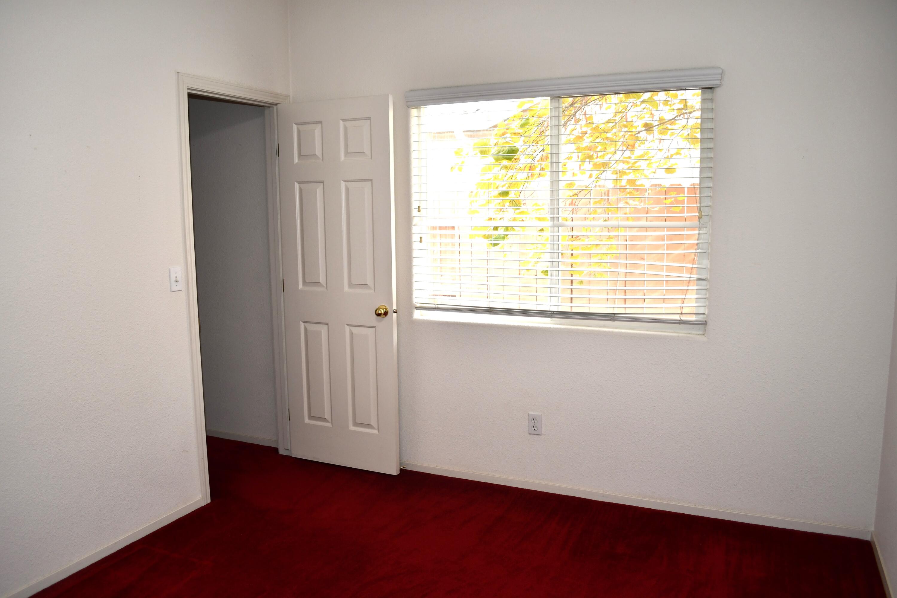 Visalia, California 93291, United States, 3 Bedrooms Bedrooms, ,2 BathroomsBathrooms,Residential,Pending,36399