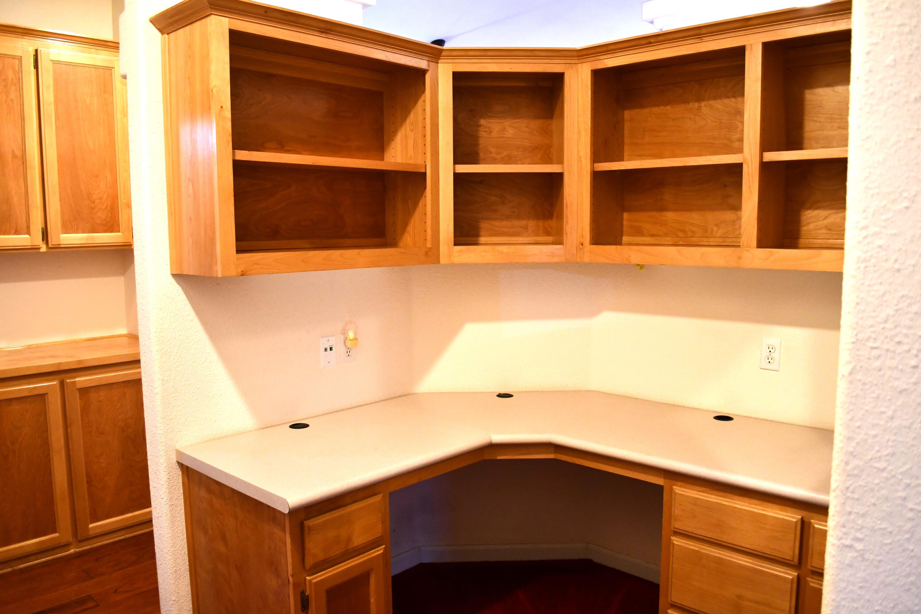 Visalia, California 93291, United States, 3 Bedrooms Bedrooms, ,2 BathroomsBathrooms,Residential,Pending,36399