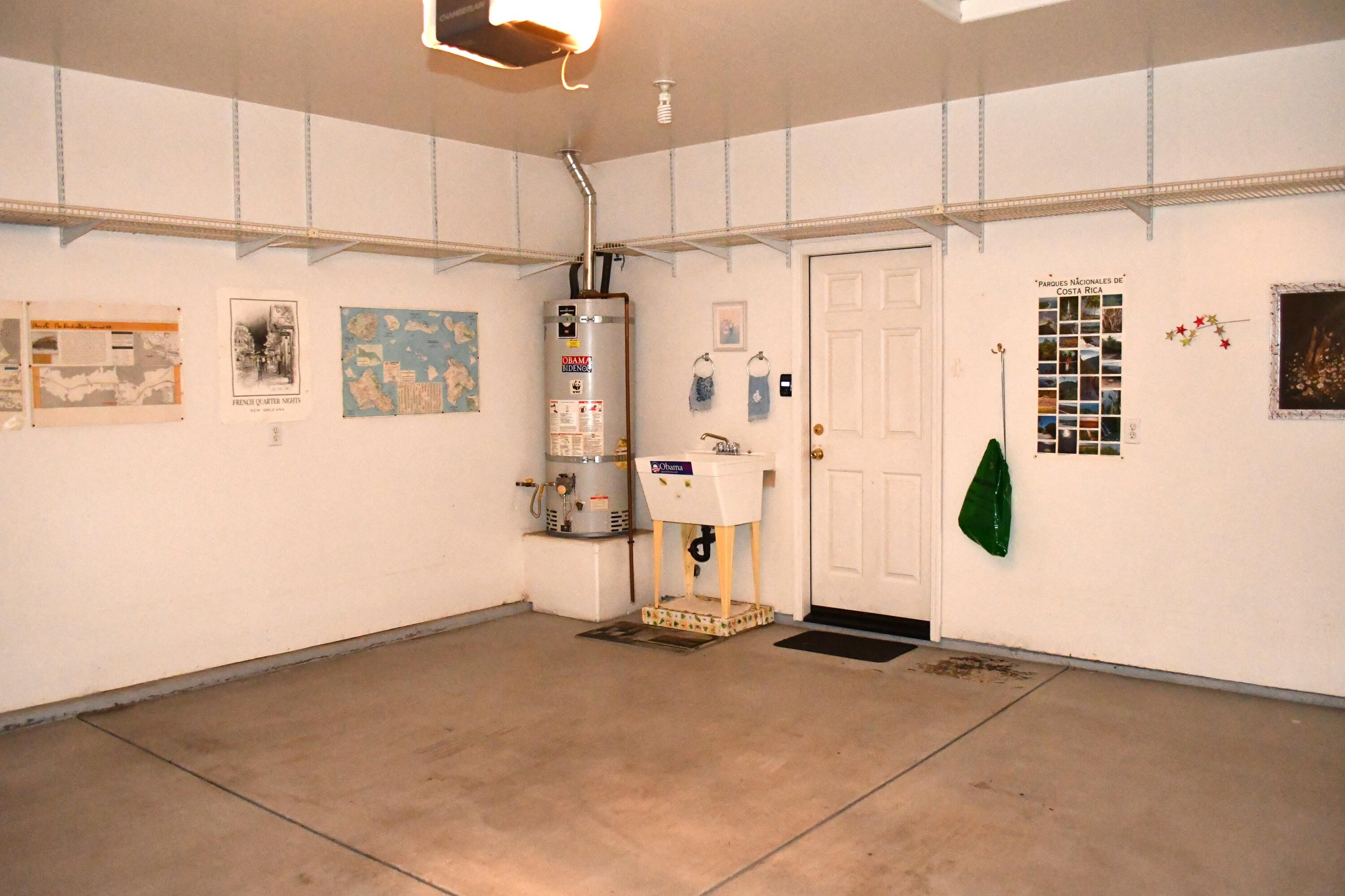 Visalia, California 93291, United States, 3 Bedrooms Bedrooms, ,2 BathroomsBathrooms,Residential,Pending,36399