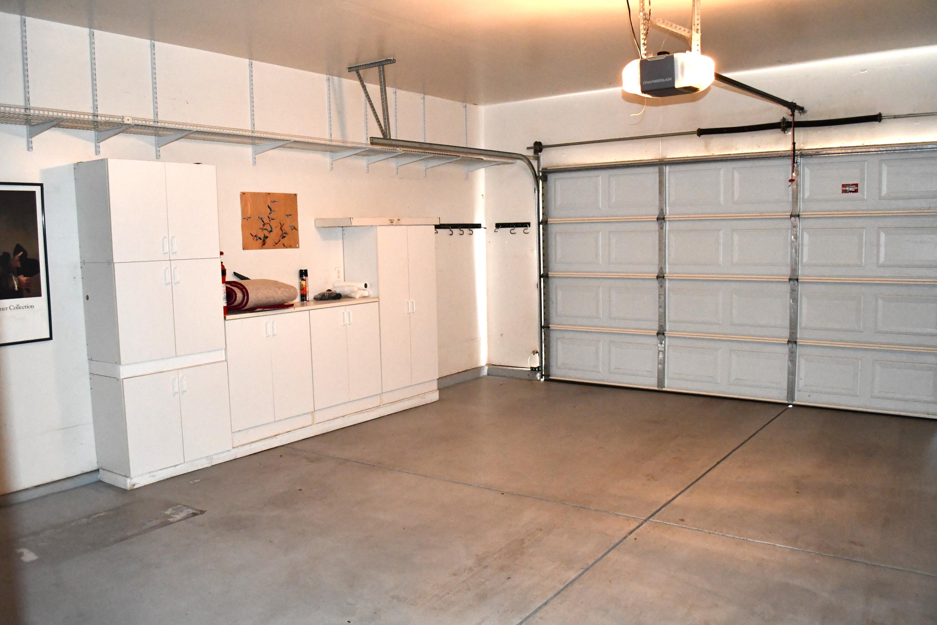 Visalia, California 93291, United States, 3 Bedrooms Bedrooms, ,2 BathroomsBathrooms,Residential,Pending,36399