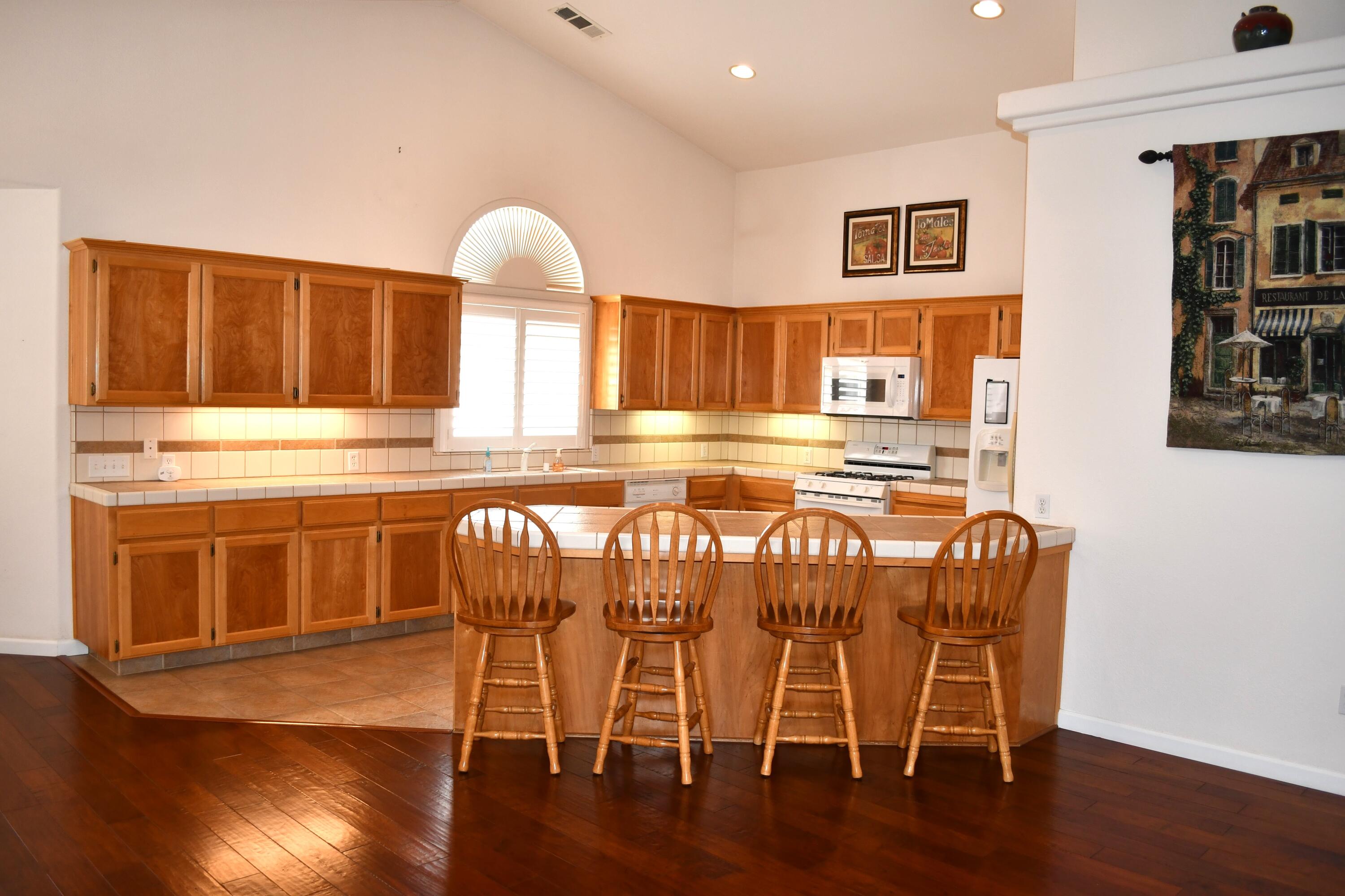 Visalia, California 93291, United States, 3 Bedrooms Bedrooms, ,2 BathroomsBathrooms,Residential,Pending,36399