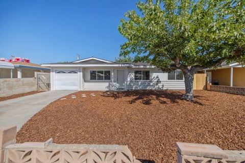 Photo of 420 7th Street, McFarland, CA 93250 (MLS # 244053)