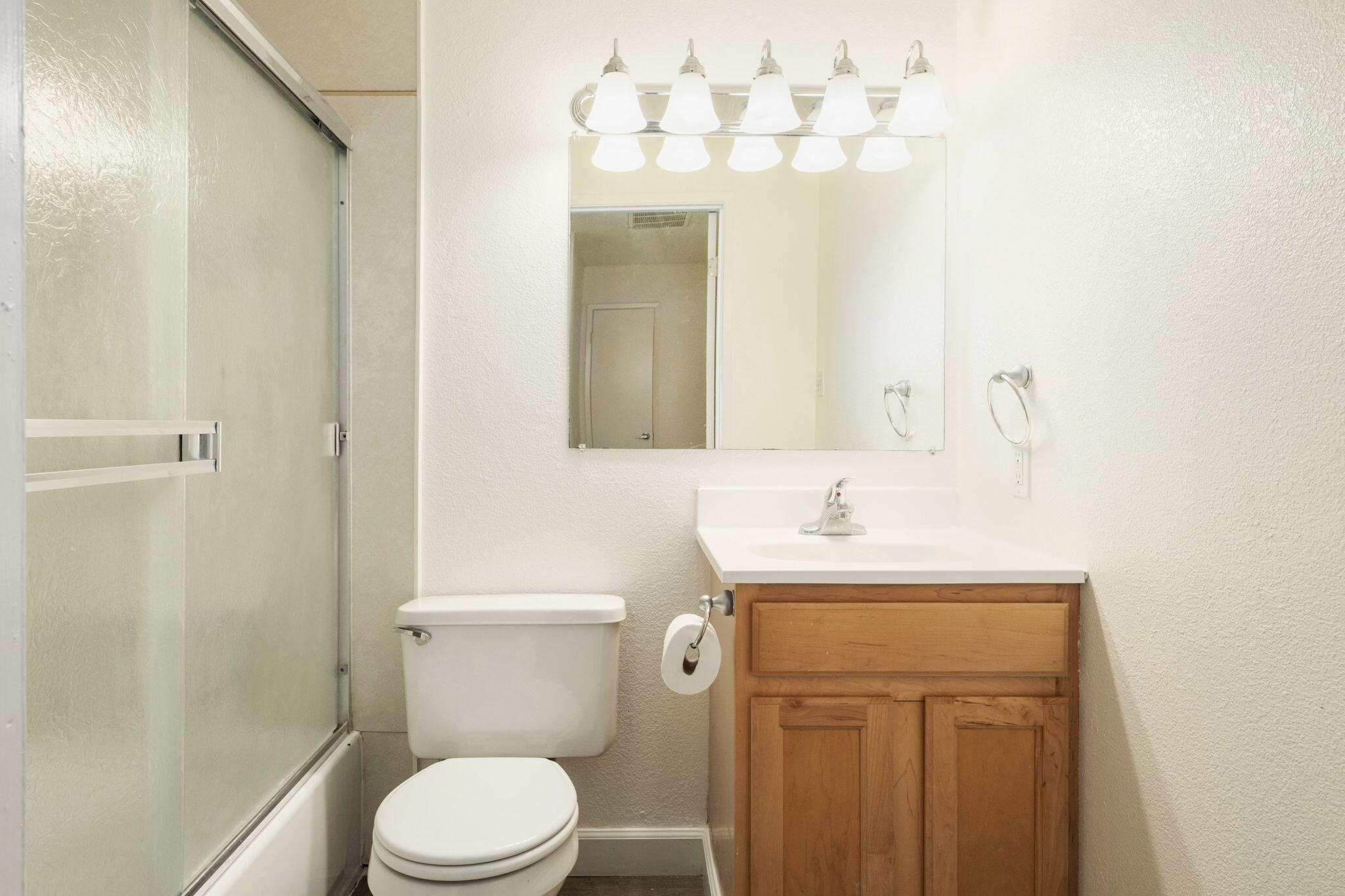 Clovis, California 93612, United States, 2 Bedrooms Bedrooms, ,1 BathroomBathrooms,Residential,Active,20336