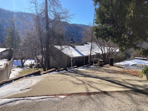 Photo of 305 John Lewis Drive, Springville, CA 93265 (MLS # 243765)