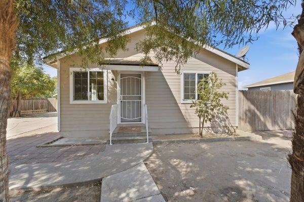 1123 N RINALDI ST, VISALIA, CA 93291 - Image 5ac32b5ebc0b4d884d7d2b6ed9aa99d9/3434760691