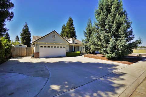 Photo of 4833 W Ashland Avenue, Visalia, CA 93277 (MLS # 243125)