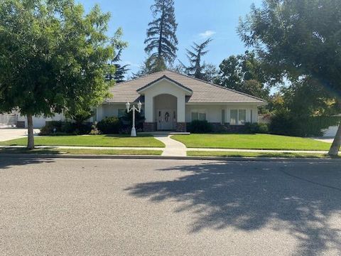 Photo of 1110 Grove Drive, Tulare, CA 93274 (MLS # 240276)