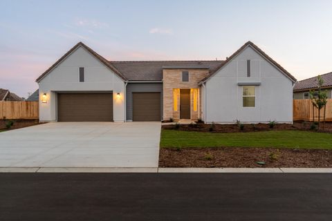 Photo of 6511 W Wood Drive Lot1047 #Lot1047, Visalia, CA 93277 (MLS # 237859)