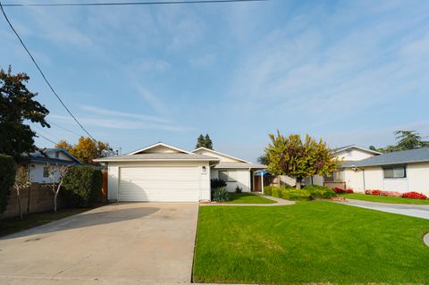 Photo of 4438 W Feemster Avenue, Visalia, CA 93277 (MLS # 238653)