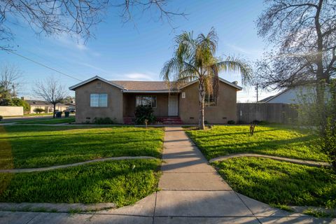 Photo of 707 W Sonora Avenue, Tulare, CA 93274 (MLS # 240161)