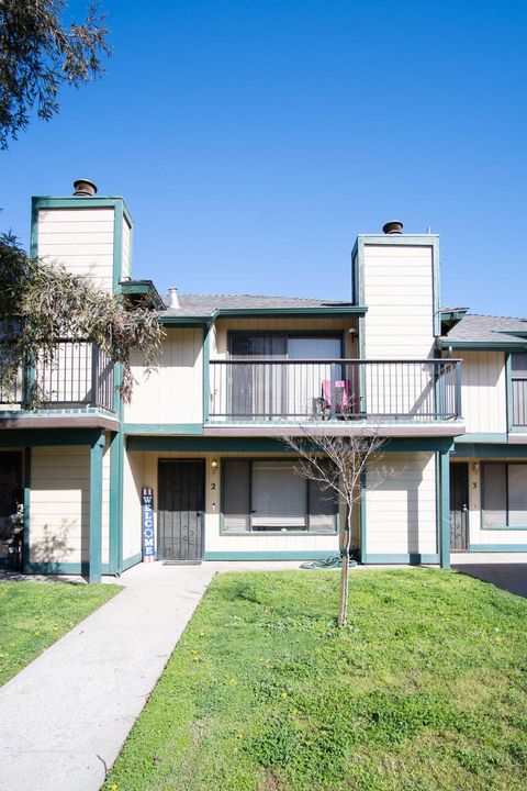 Photo of 360 N Capitola Court N 2 #2, Porterville, CA 93257 (MLS # 239858)
