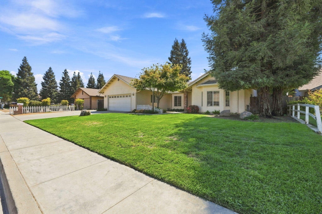 Photo of 2731 E Feemster Avenue, Visalia, CA 93292 (MLS # 244014)