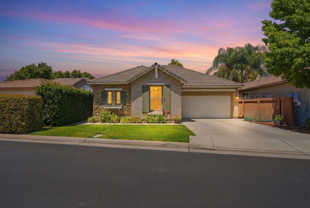 Photo of 5102 W Fiano, Visalia, CA 93291 (MLS # 242727)